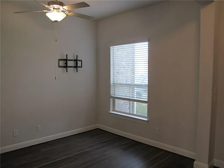 635 Spinnaker Loop — Photo 24