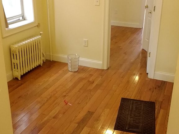 3rd image of 915 22nd St #9E