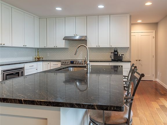3rd image of 820 S Laguna Drive