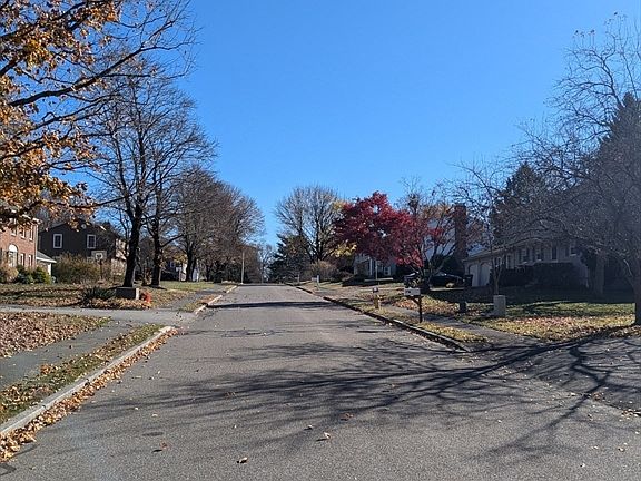 2nd image of 8 Old Colony Dr