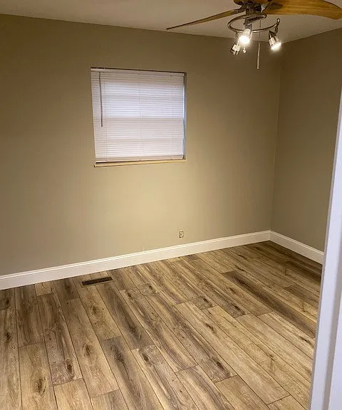 1701 Kemper Ln — Photo 11