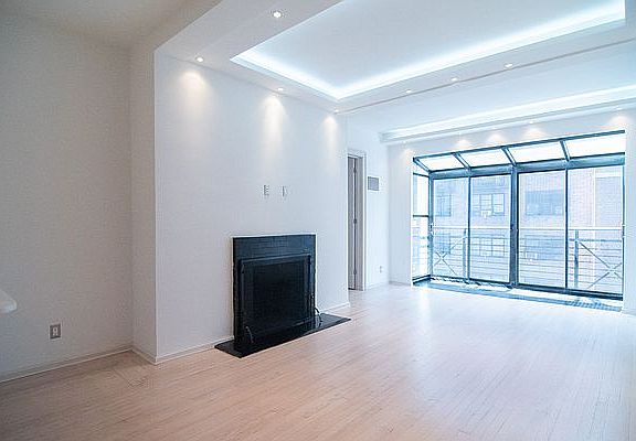 3rd image of 145 W 58th St #8D