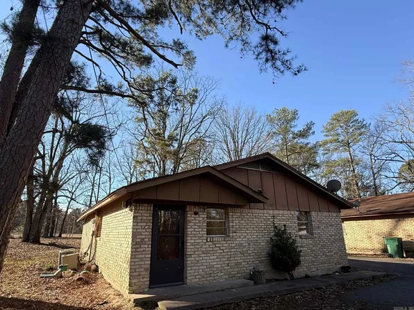 5910 W Malcomb St, Pine Bluff, AR 71602