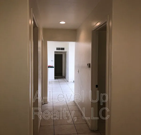 1980 N Tyndall Ave #1A — Photo 20