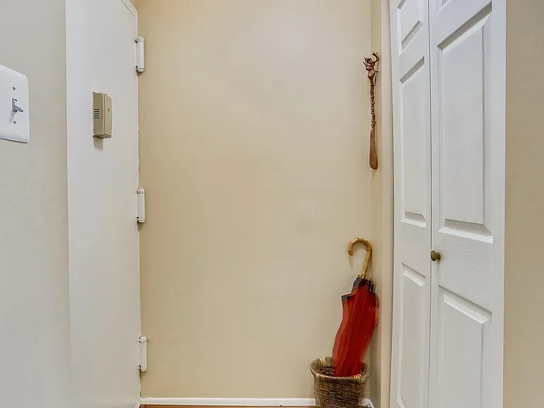 18722 Walkers Choice Rd #4 — Photo 6