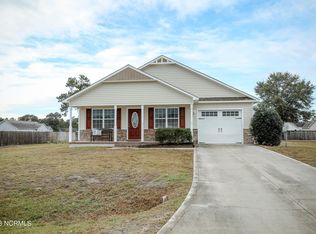 503 Hester Ct, Richlands, NC 28574