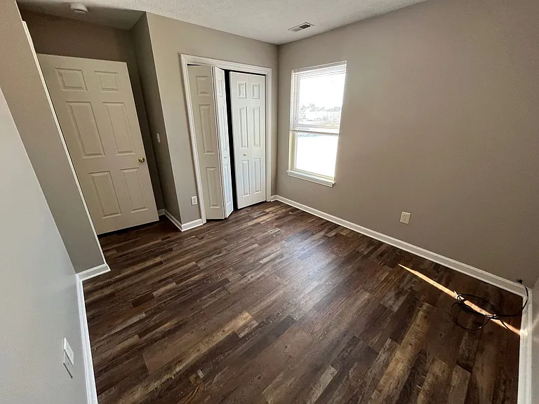 508 Fairington Ave — Photo 8