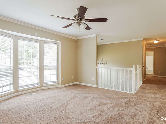 4th image of 4814 Pinehurst Dr