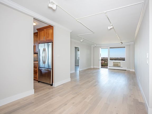 5th image of 5800 Arlington Ave APT 17B