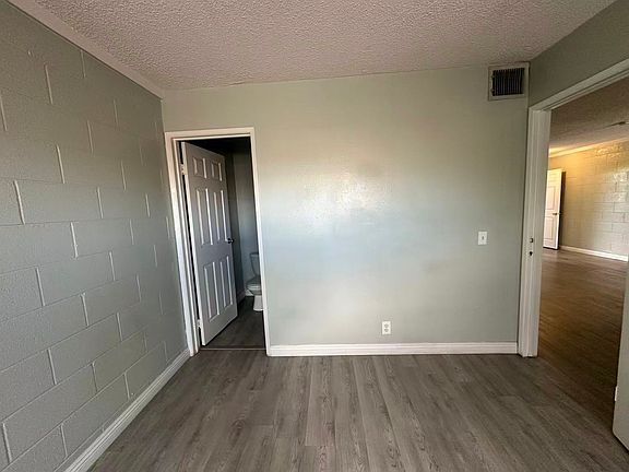 5th image of 581 Northrop Ave Unit 1-6