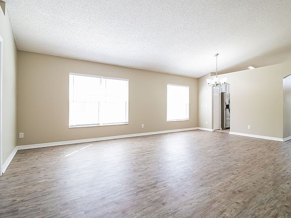 4th image of 4000 Shawn Cir