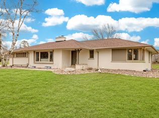 3905 W Haven Ave, Mequon, WI 53092