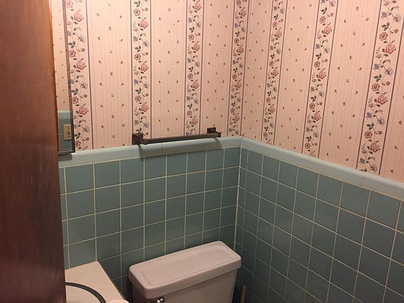 3rd image of 115 Oakleaf Dr #1