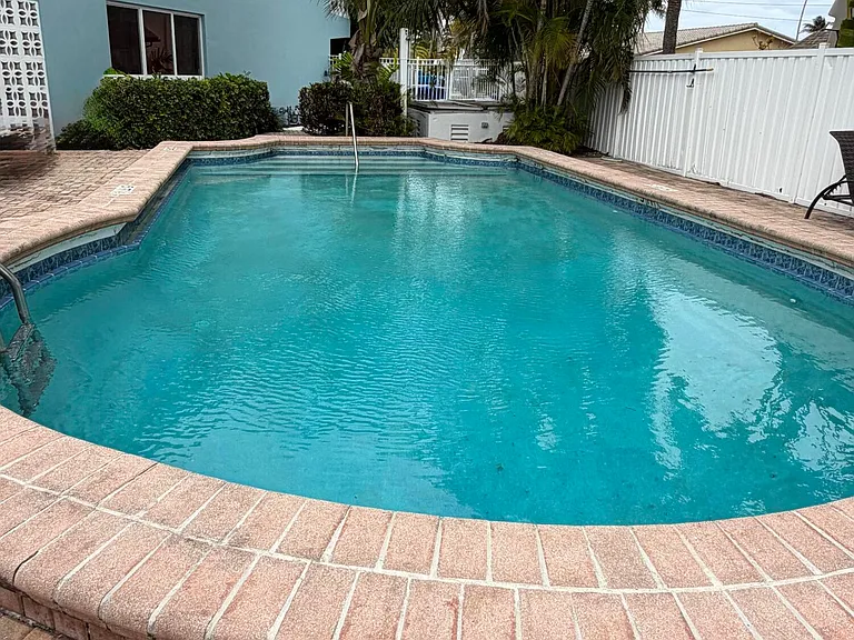 1100 Pine Dr #102 — Photo 24