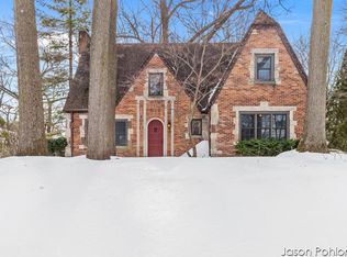 1626 Alexander St SE, Grand Rapids, MI 49506