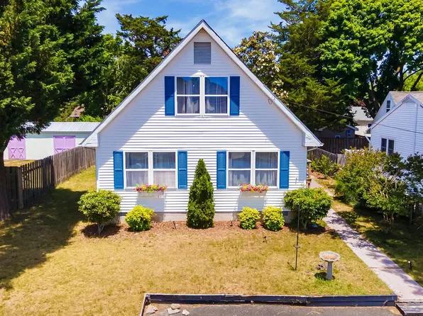 37417 4th St, Rehoboth Beach, DE 19971