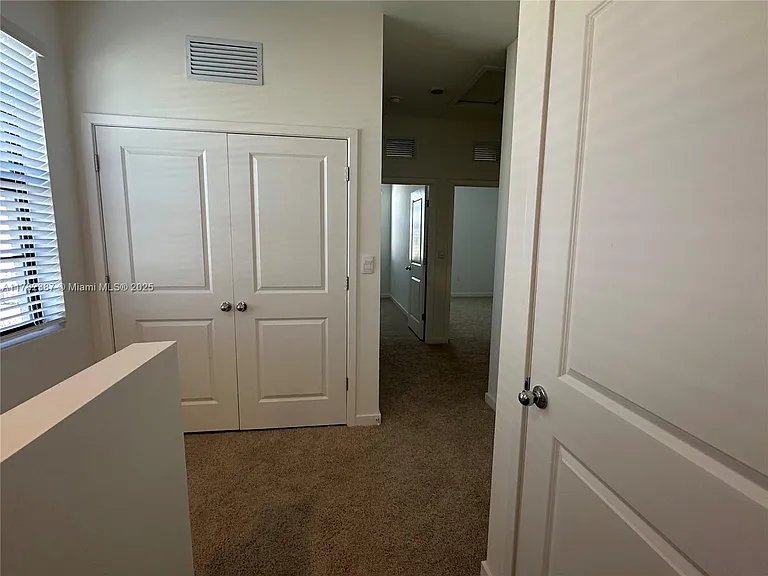 822 SW 11th Ter — Photo 18