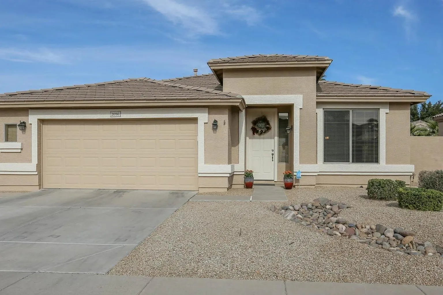 4 bed, 2.0 bath, 2010 sqft, $2,500 — Photo 2