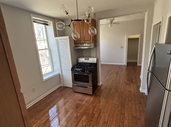3201 S Racine Ave APT 2M, Chicago, IL 60608