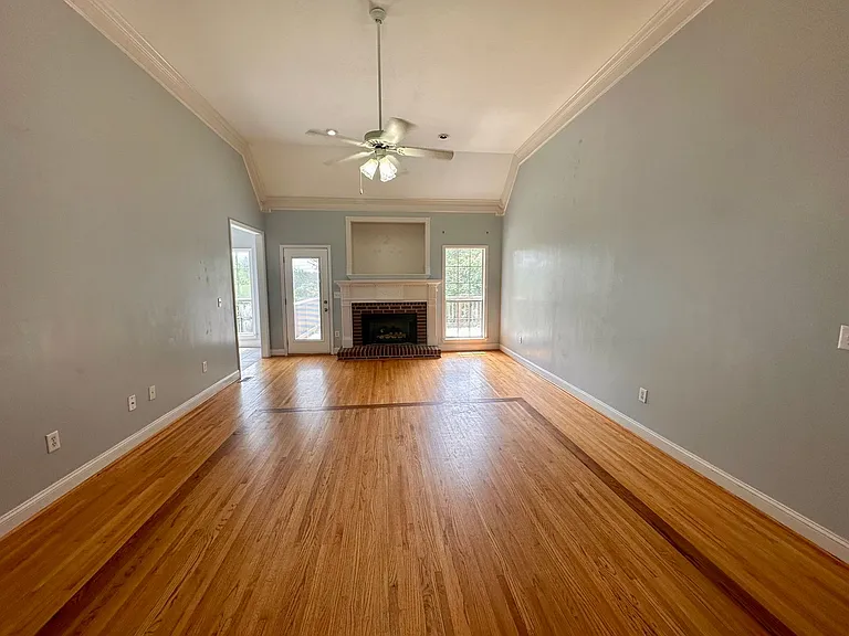 219 Grande View Pkwy — Photo 3