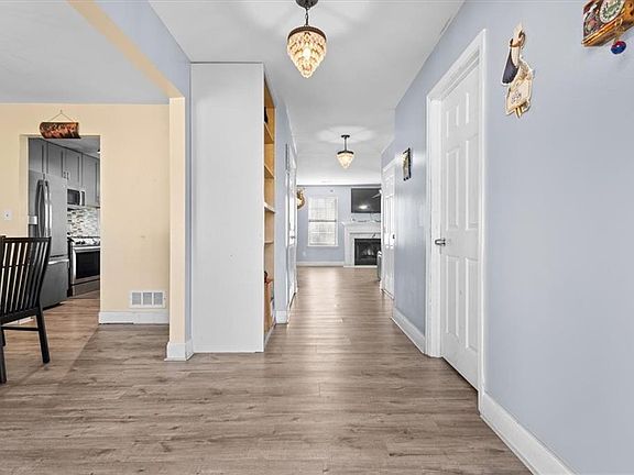 4th image of 48 Crestview Ct