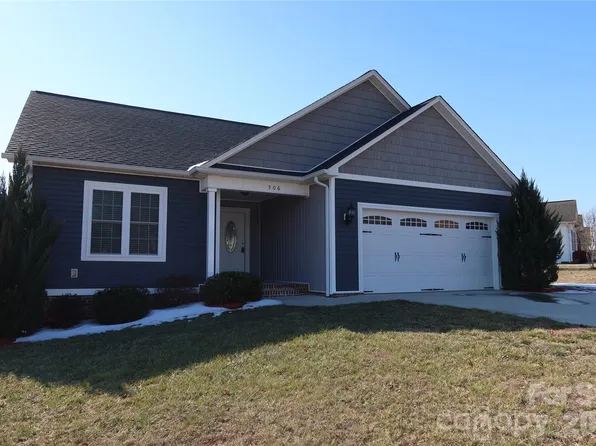 506 E Carpenter St, Maiden, NC 28650