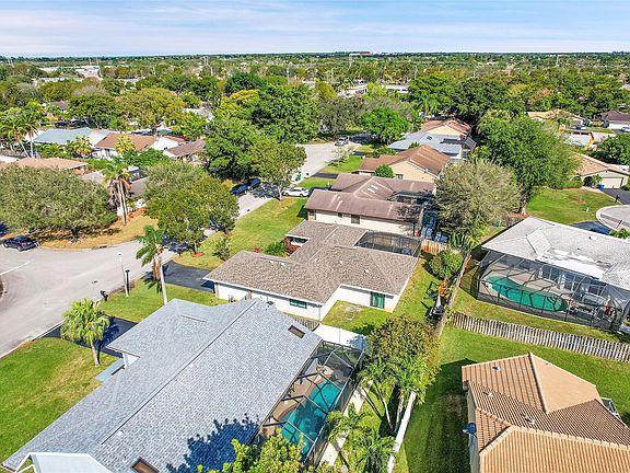 3rd image of 4391 NW 112th Avenue