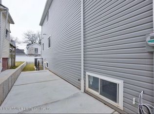 36 Mountainview Ave #BASEMENT, Staten Island, NY 10314