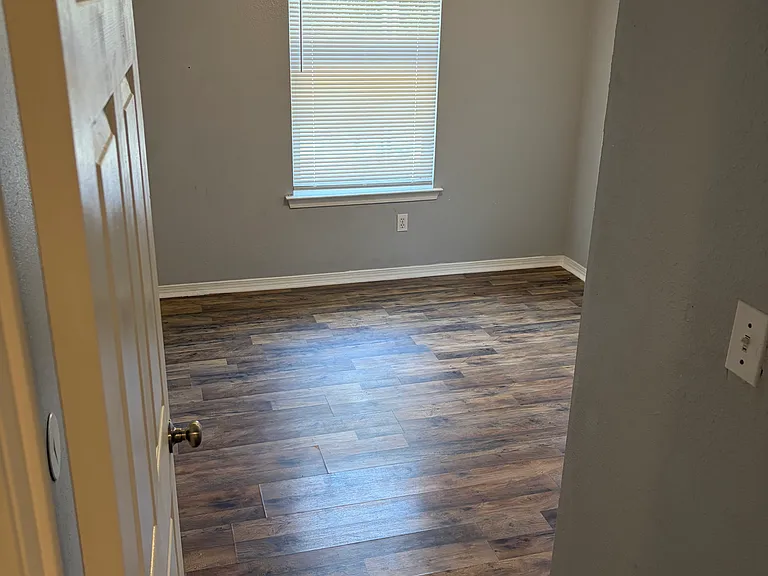 6323 W Adams St — Photo 15