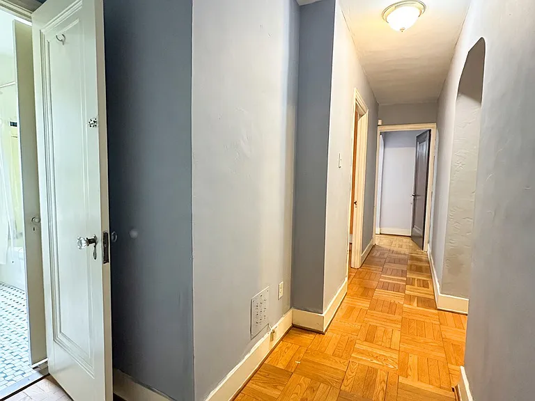 Apartments On Academy — Photo 29
