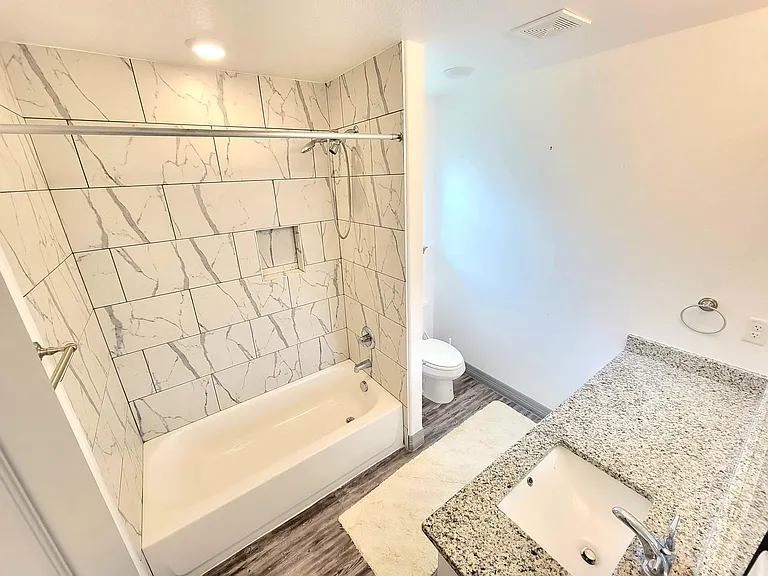 807 Holliday Dr — Photo 20