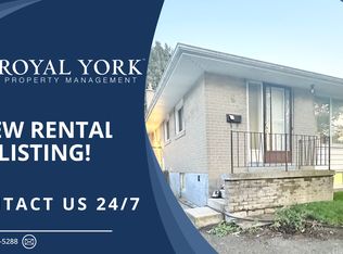 9 Sherwood Cres, Brampton, ON L6X2C9