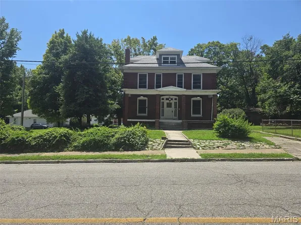 1215 Union St, Alton, IL 62002