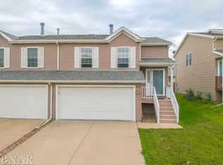 2713 Arrowhead Dr, Bloomington, IL