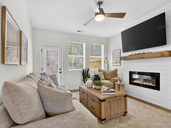 4th image of Unit 38 Grove Loop