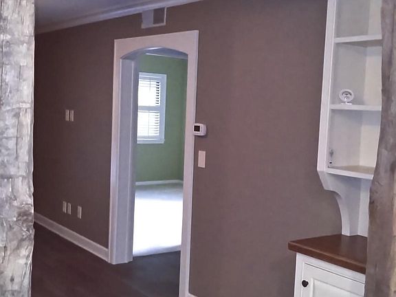 4th image of 51 Lake Dr #4