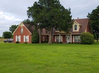 107 Central High Rd, Ennis, TX 75119