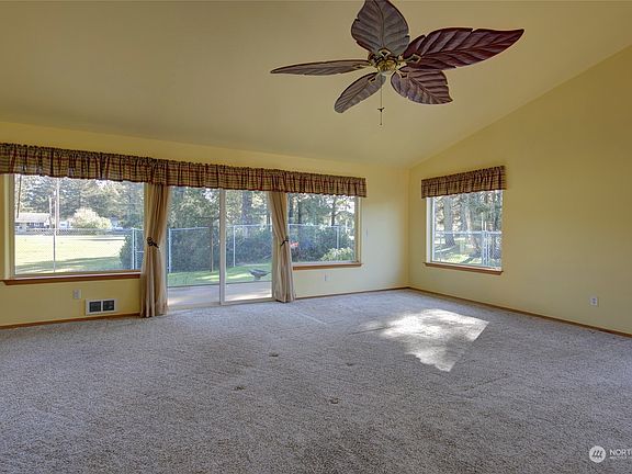 5th image of 124 Octopus Avenue NE