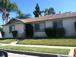 1st image of 10660 Victoria Ave