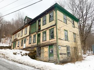 132 Branch Hill Rd, Readsboro, VT 05350