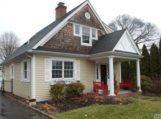 27 Soundview Dr, Huntington, NY 11743