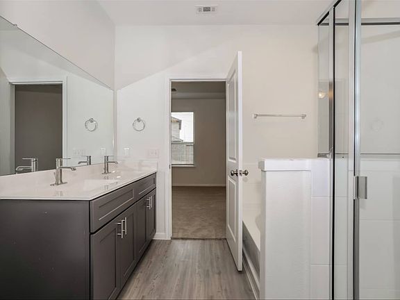 5th image of 11050 Varmus Dr