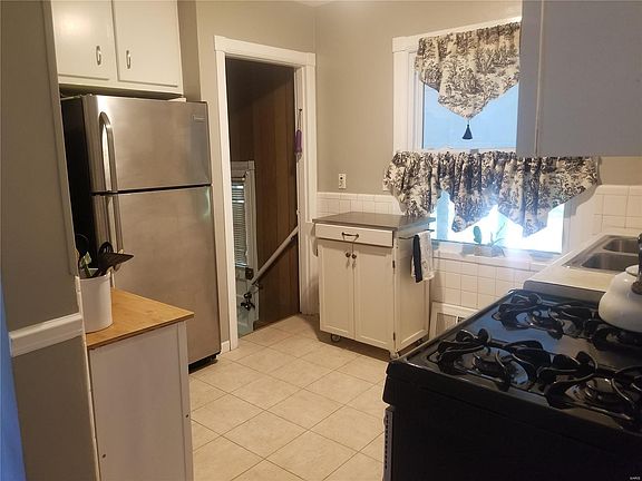 3rd image of 674 Brownell Ave