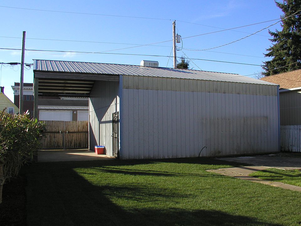 www.LamoureuxRealEstate.com