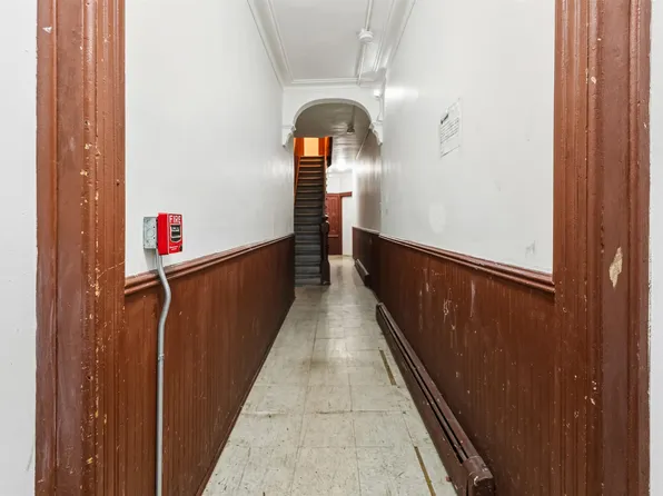 123 47th Street image 4 of 26