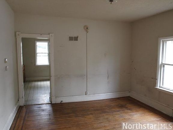 2nd image of 900 26th Ave NE