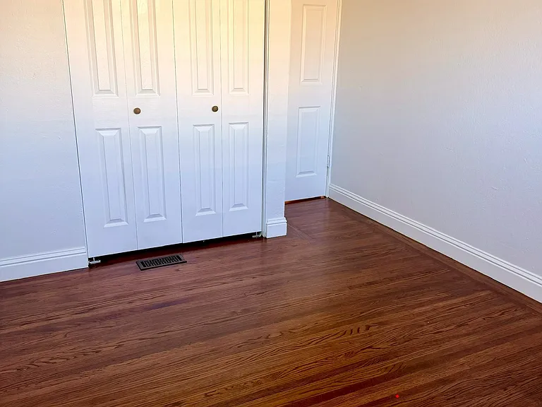 4121 Doane St — Photo 10