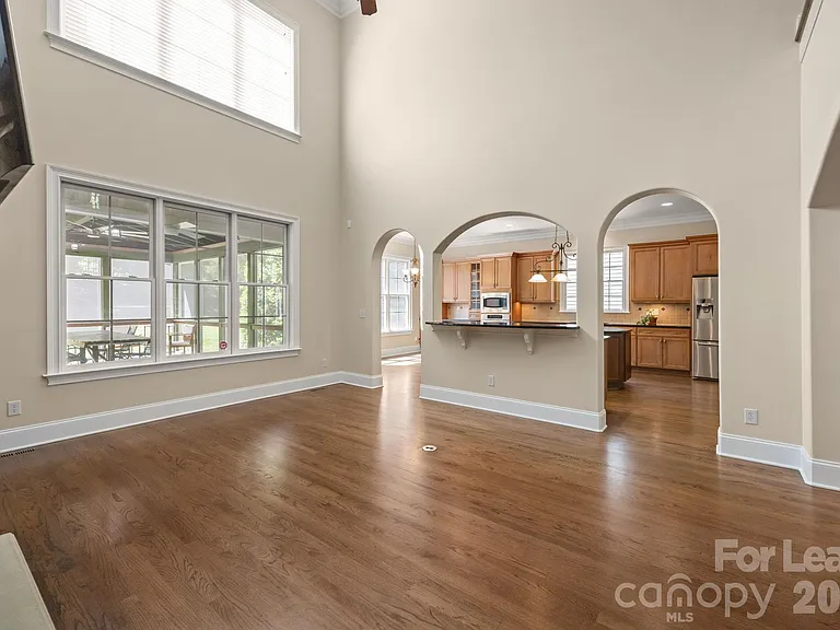11938 Bradford Park Dr — Photo 9