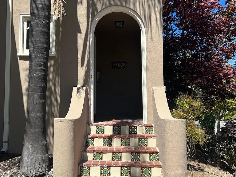 2108 Hillside Dr — Photo 4