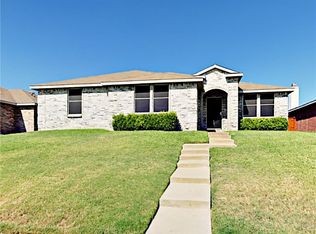 2929 Rising Crest Dr, Lancaster, TX 75134